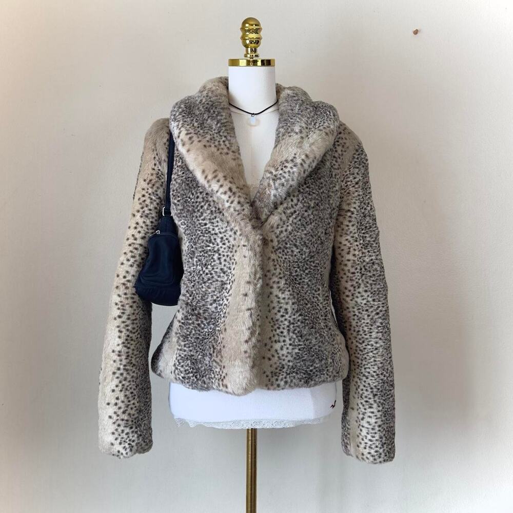 Leopard Print Faux Fur Jacket Late 2000s Style Cream Fluffy Mossimo - Medium